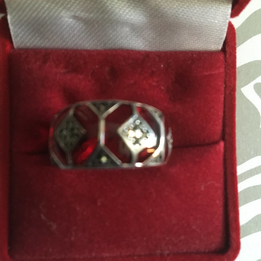 VINTAGE 925 STERLING RED STONES RING